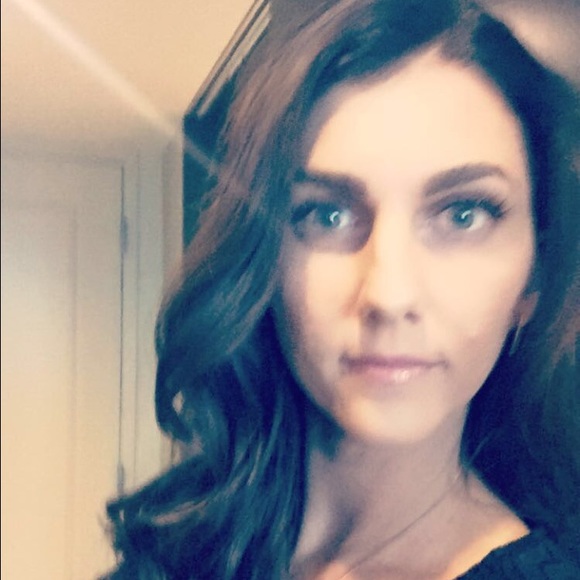 Profile Picture of Jenna Eberts (@jennae26) on Poshmark