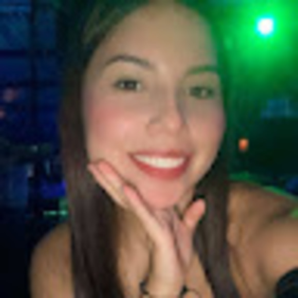 Profile Picture of Paula Aroca (@paulaaroca11) on Poshmark