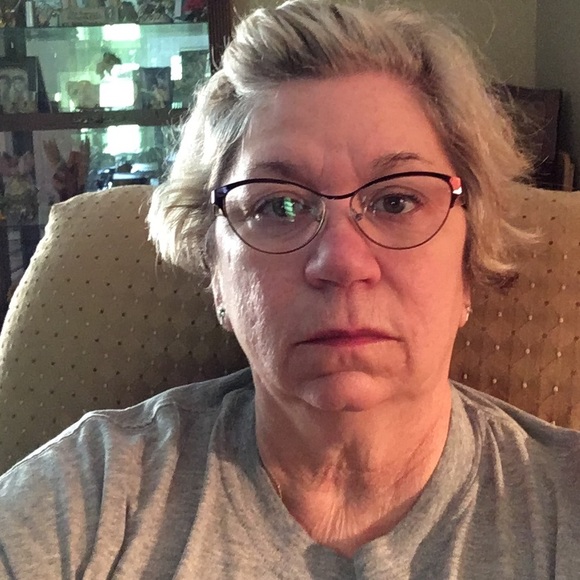 Profile Picture of Jolene Bowley (@jolenebowley) on Poshmark