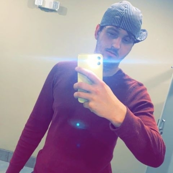 Profile Picture of Joey Brewer (@jbrew7756) on Poshmark