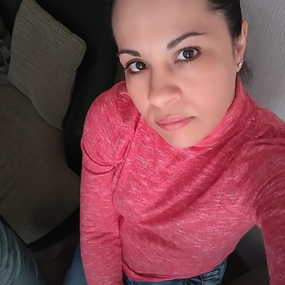 Profile Picture of Marilyn Velez (@velezm1978) on Poshmark