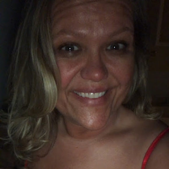 Profile Picture of Kelly Nulf (@kellynulf41) on Poshmark