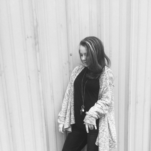 Profile Picture of Haylee Dancause (@hayleedancause) on Poshmark