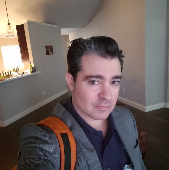 Profile Picture of Hugo Velasco (@hugovelasco) on Poshmark