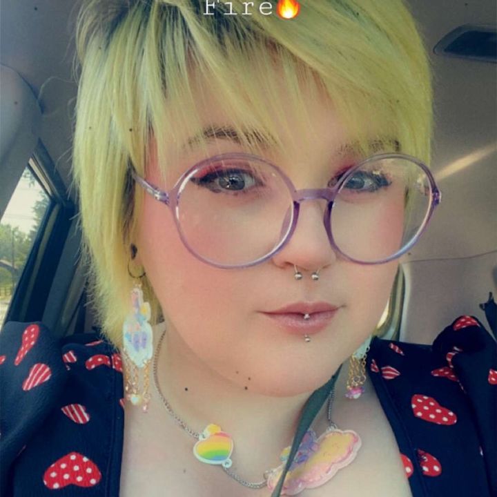 Profile Picture of Jennifer Rhodes (@jennlynnrhodes) on Tiktok