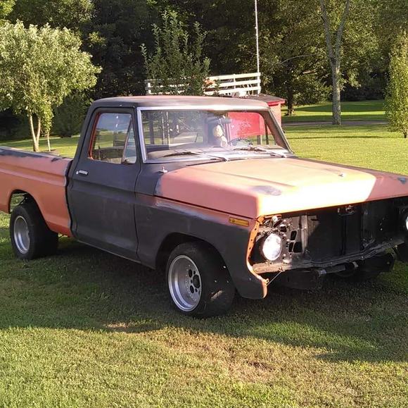 Profile Picture of Danny Bass (@gdzwordztrue) on Poshmark