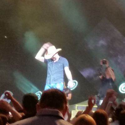 Profile Picture of Hilary Knox (@HilaryKnox8) on Twitter