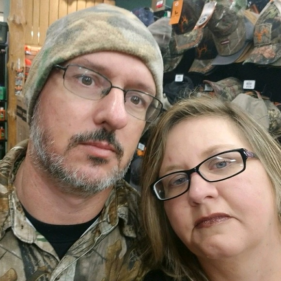 Profile Picture of Angie Schmiesing (@bamagirlatheart) on Poshmark