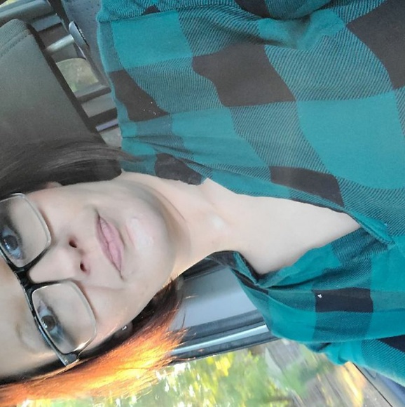 Profile Picture of Brandy Davidson (@brmd0915) on Poshmark