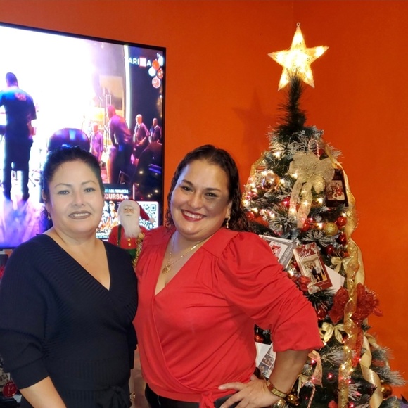 Profile Picture of Paula Dueñas (@paolamatilde) on Poshmark