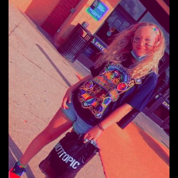 Profile Picture of Emma Yax (@weeweee) on Poshmark