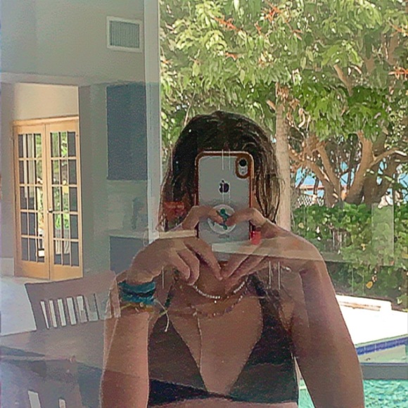 Profile Picture of Ayla Leitenbauer (@aylaleitenbauer) on Poshmark