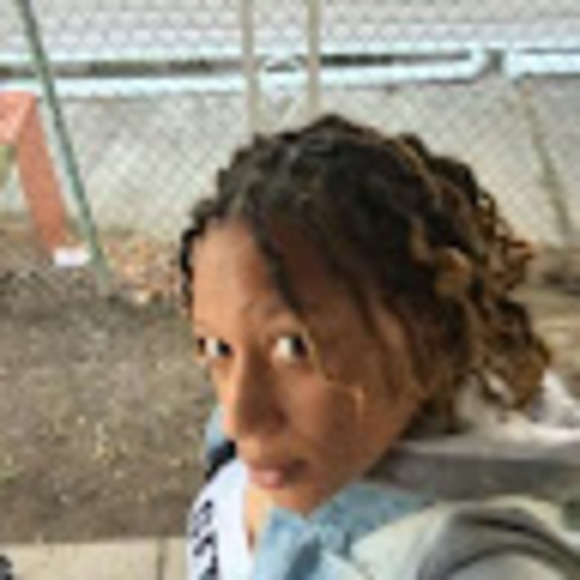 Profile Picture of Mona Dixon (@monad2424) on Poshmark