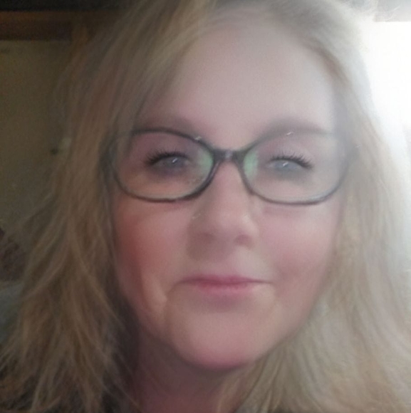 Profile Picture of Joy Aune (@pebbles53221) on Poshmark