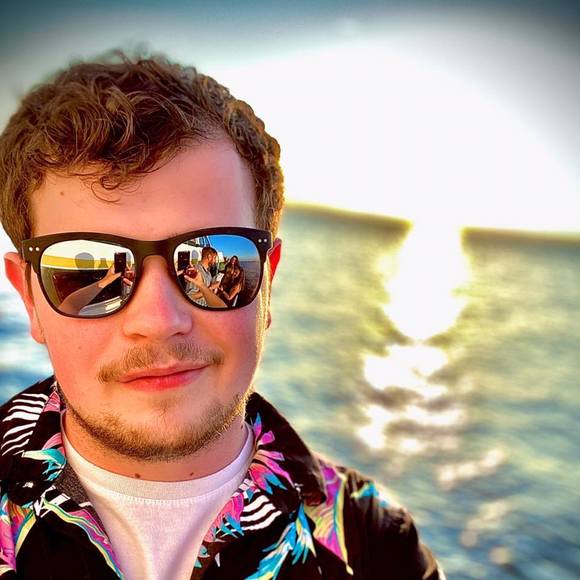 Profile Picture of Brandon Block (@block073) on Poshmark