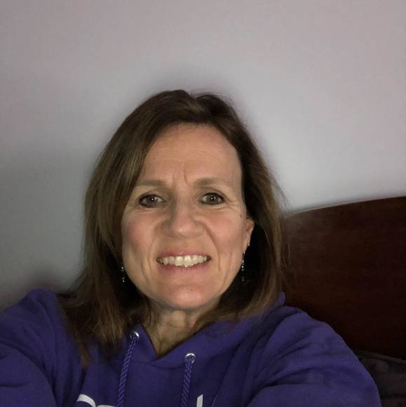 Profile Picture of Becky Rosemeier (@rosemeierb) on Poshmark