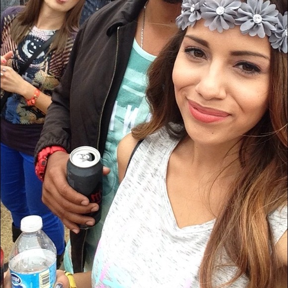 Profile Picture of Iris Cadena (@cinnabon8) on Poshmark