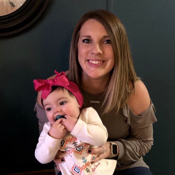 Profile Picture of Joelle Dixon (@rhondadixon9) on Poshmark