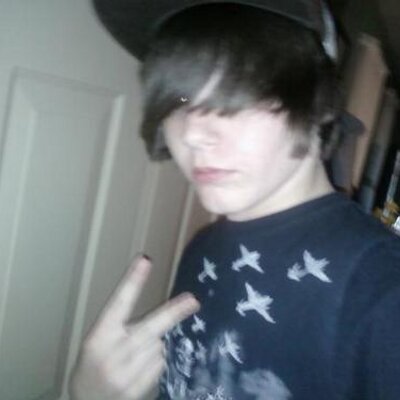 Profile Picture of Trevor :) (@TrevorSk8erKidd) on Twitter