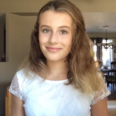 Profile Picture of Laura Lapointe (@LauraLapointee) on Twitter