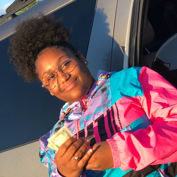 Da’vya Yowl - Poshmark Profile Picture of Da’vya Yowl (@dyowl) on Poshmark