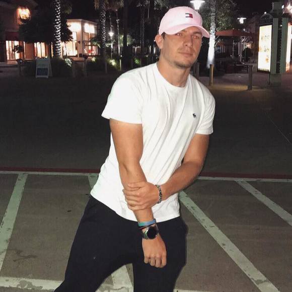 Harrison Marek - Poshmark Profile Picture of Harrison Marek (@harrisonmarek) on Poshmark