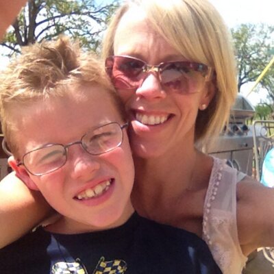 Profile Picture of Lisa Shull (@ShullLive) on Twitter