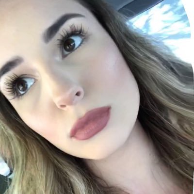 Profile Picture of Julia Pare (@julia_pare) on Twitter