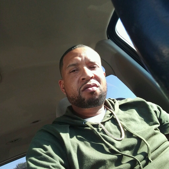 Profile Picture of Kenneth Buckley (@yfn_ru) on Poshmark