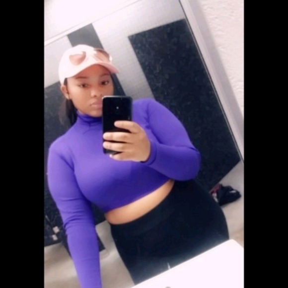 Profile Picture of Nyree Ousley (@nyreeshanae17) on Poshmark