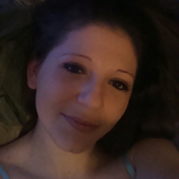 Profile Picture of Kimberly Daniel (@kimberlyd2507) on Poshmark