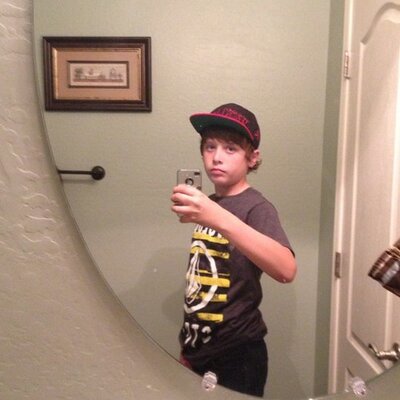 Profile Picture of Dylan Beard (@Dylan_is_commin) on Twitter