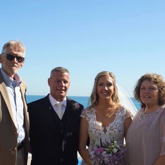 Profile Picture of Druscilla Perry (@bullfrogs) on Poshmark