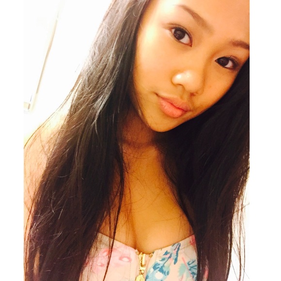 Profile Picture of Rizel Pabilonia (@rizellayee) on Poshmark