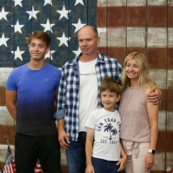 Profile Picture of Alex Strelkov (@alexstrelkov) on Poshmark