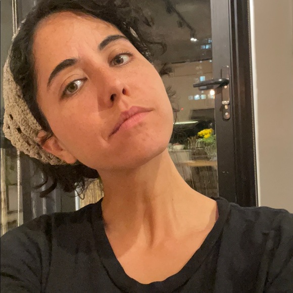 Profile Picture of Stephanie Simon (@stephaniersimon) on Poshmark