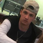 Profile Picture of A-aron ERMIS (@birthmarkred32) on Instagram