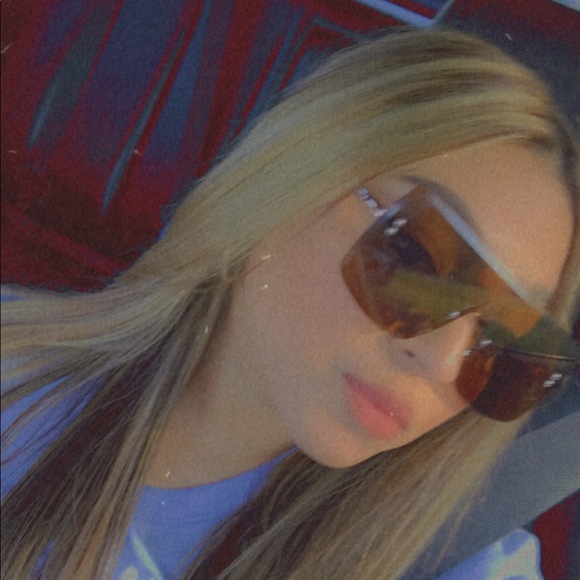 Giselle Rivas - Poshmark Profile Picture of Giselle Rivas (@rivaz956) on Poshmark