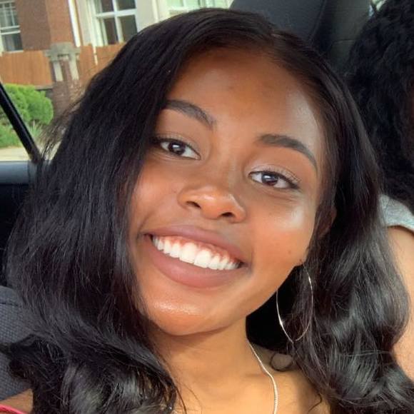 Profile Picture of Sarah Munoru (@misssassy22) on Poshmark