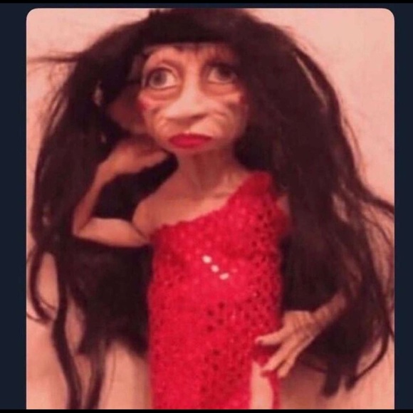 Profile Picture of Ava Steele (@avasteeles) on Poshmark