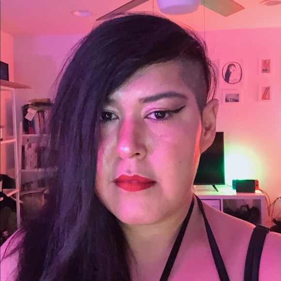 Sarah Hibner - Poshmark Profile Picture of Sarah Hibner (@hyperspatial) on Poshmark