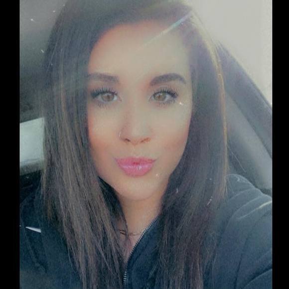 Profile Picture of Lexi Crete (@lexij99_3) on Poshmark