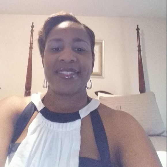 Profile Picture of Cheryl Watkins (@cwat1980) on Poshmark