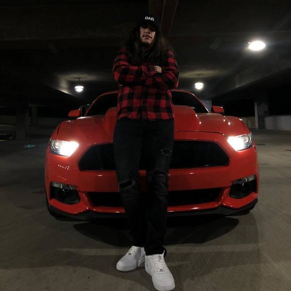 Profile Picture of Jonah Almager (@jonahalmager) on Poshmark