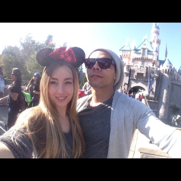 Profile Picture of Michelle Landgraf (@michellevic) on Poshmark