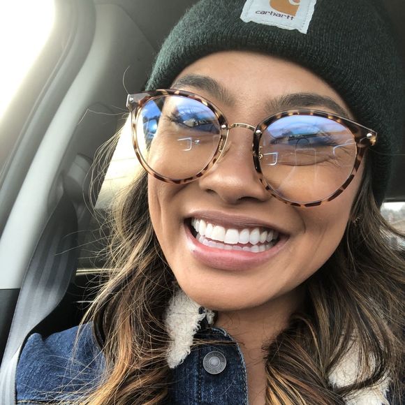 Profile Picture of Danielle-ashley Afable (@davafable) on Poshmark
