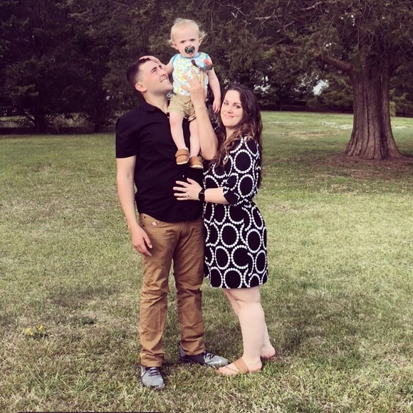 Profile Picture of Amber Riffert (@amarie32593) on Poshmark