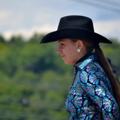 Profile Picture of Anne-Gabrielle O. (@AnneGabOuellet) on Twitter