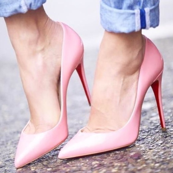 Profile Picture of B Domings (@babiicakesss) on Poshmark