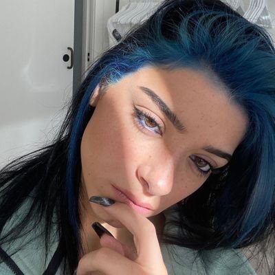 Profile Picture of 𝘣𝘦𝘴𝘵 𝘴𝘵𝘢𝘯𝘴 𝘨𝘪𝘧𝘴 (@beststansgifs) on Twitter